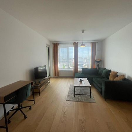 New Downtown Apartment Couple Minute From The Old Town บราติสลาวา ภายนอก รูปภาพ