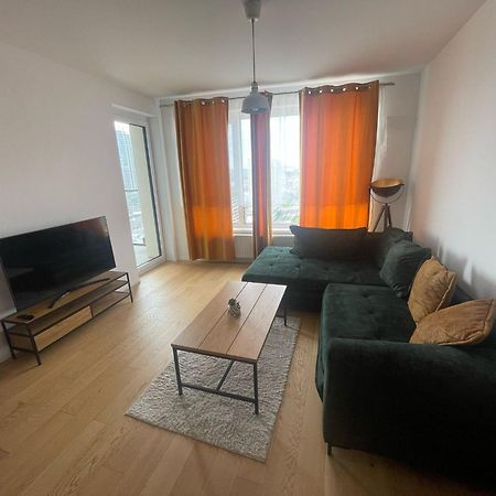 New Downtown Apartment Couple Minute From The Old Town บราติสลาวา ภายนอก รูปภาพ