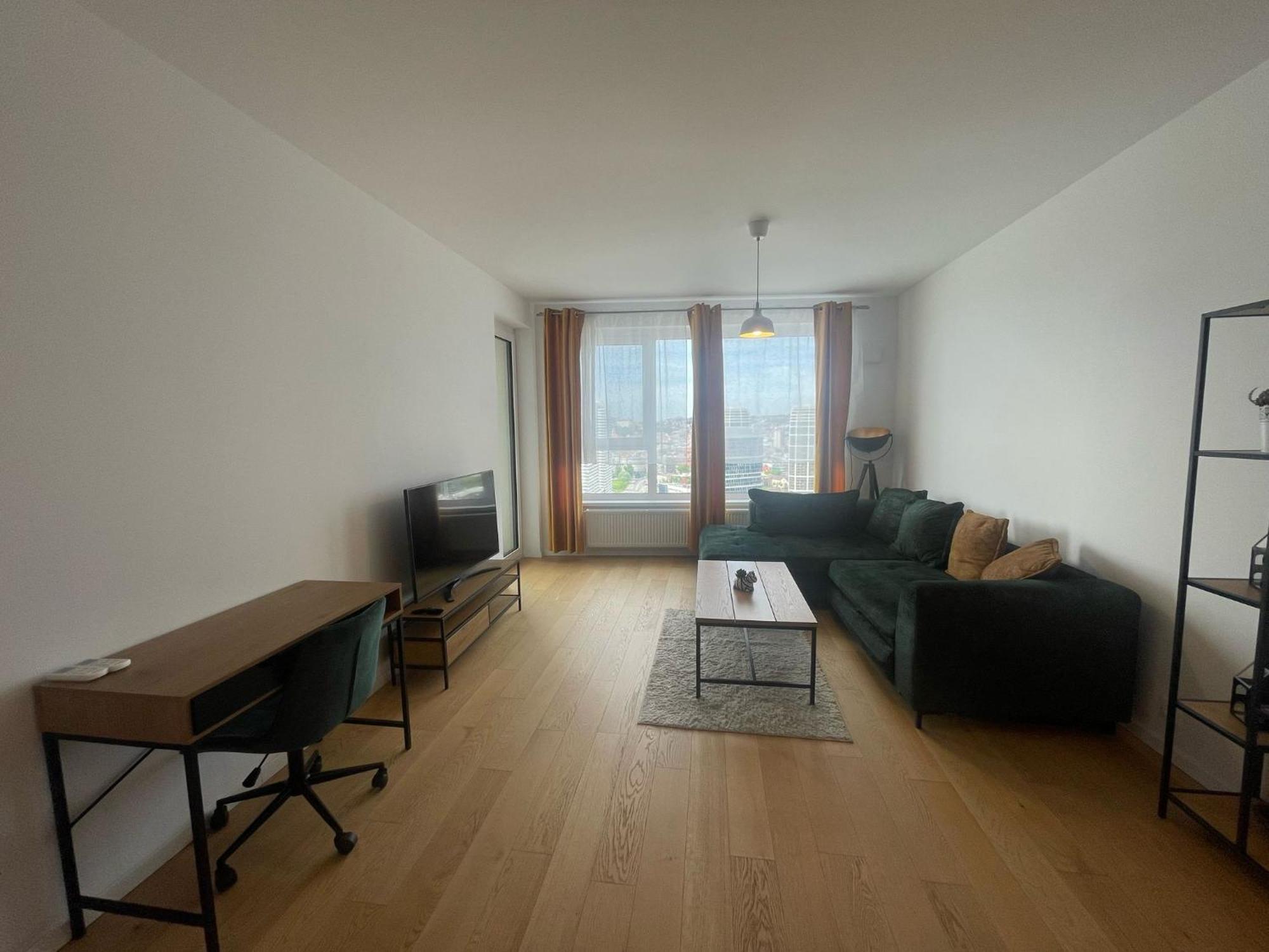 New Downtown Apartment Couple Minute From The Old Town บราติสลาวา ภายนอก รูปภาพ